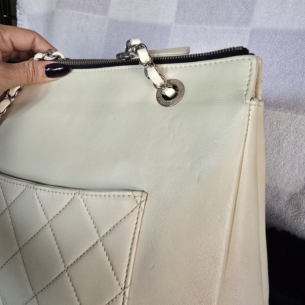 Authentic Chanel Blizzard Zip-flap Shoulder Bag - Picture 8 of 16